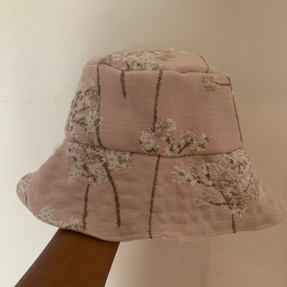 Bucket hat